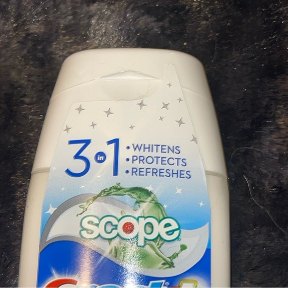 Crest toothpaste - Picture 2 of 7
